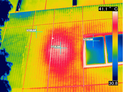 赤外線カメラによる非破壊検査の画像