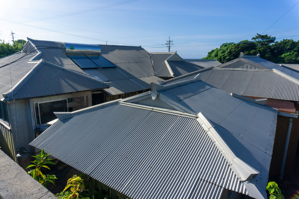 トタン屋根の住宅