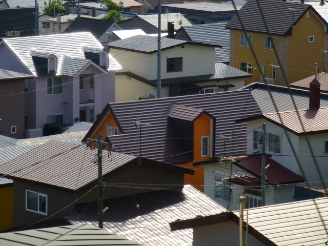 トタン屋根の住宅